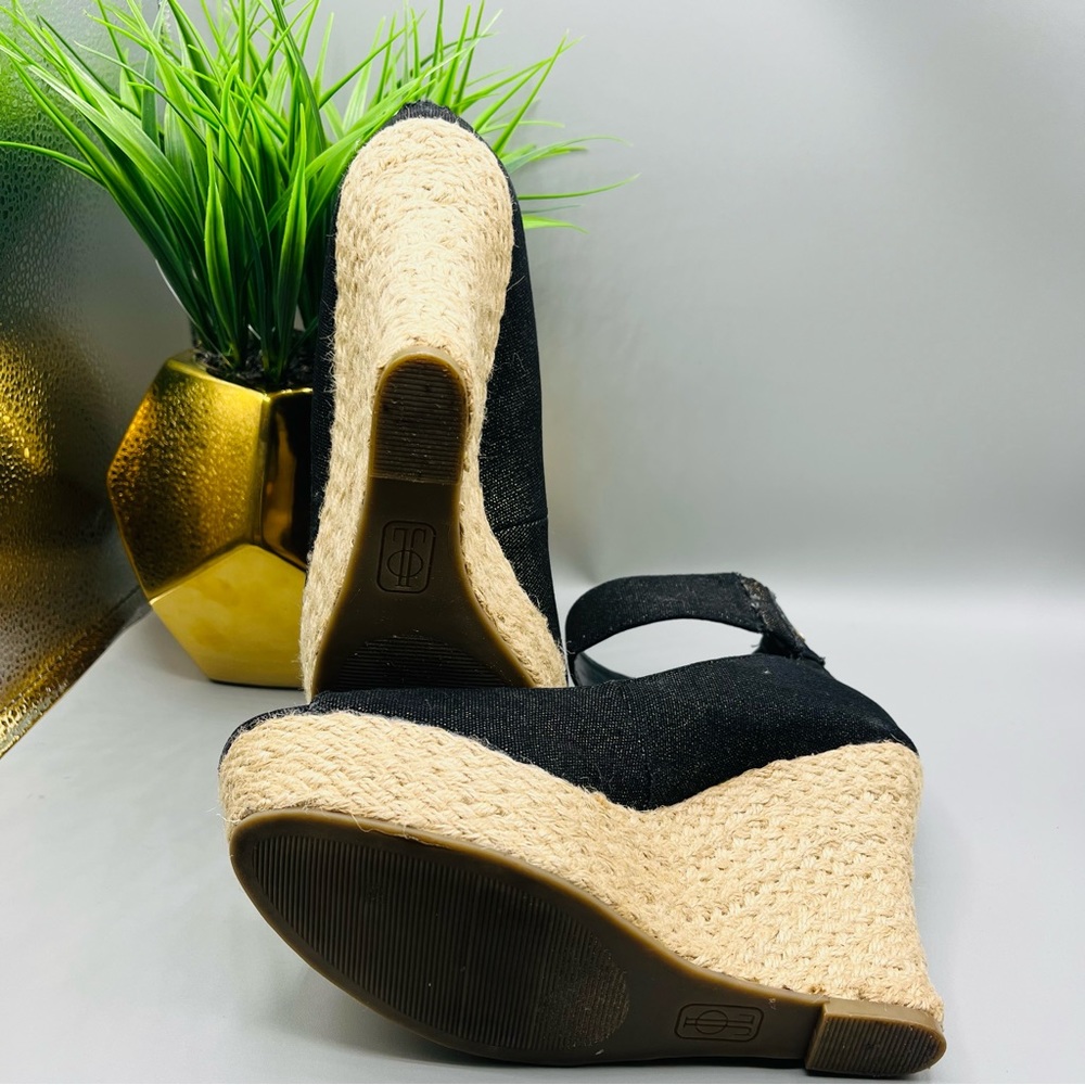 Preloved‎ Jennifer Lopez Black Wedges - Picture 5 of 9